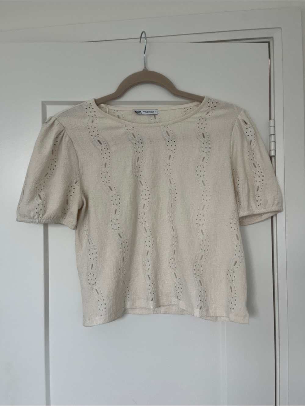 Zara Cream Eyelet Knit Puff Sleeve Top